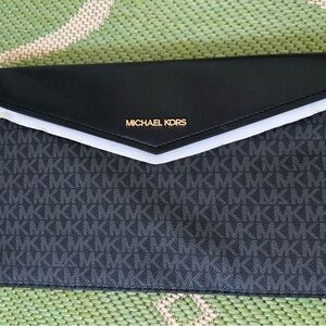 New🔥Michael Kors clutch